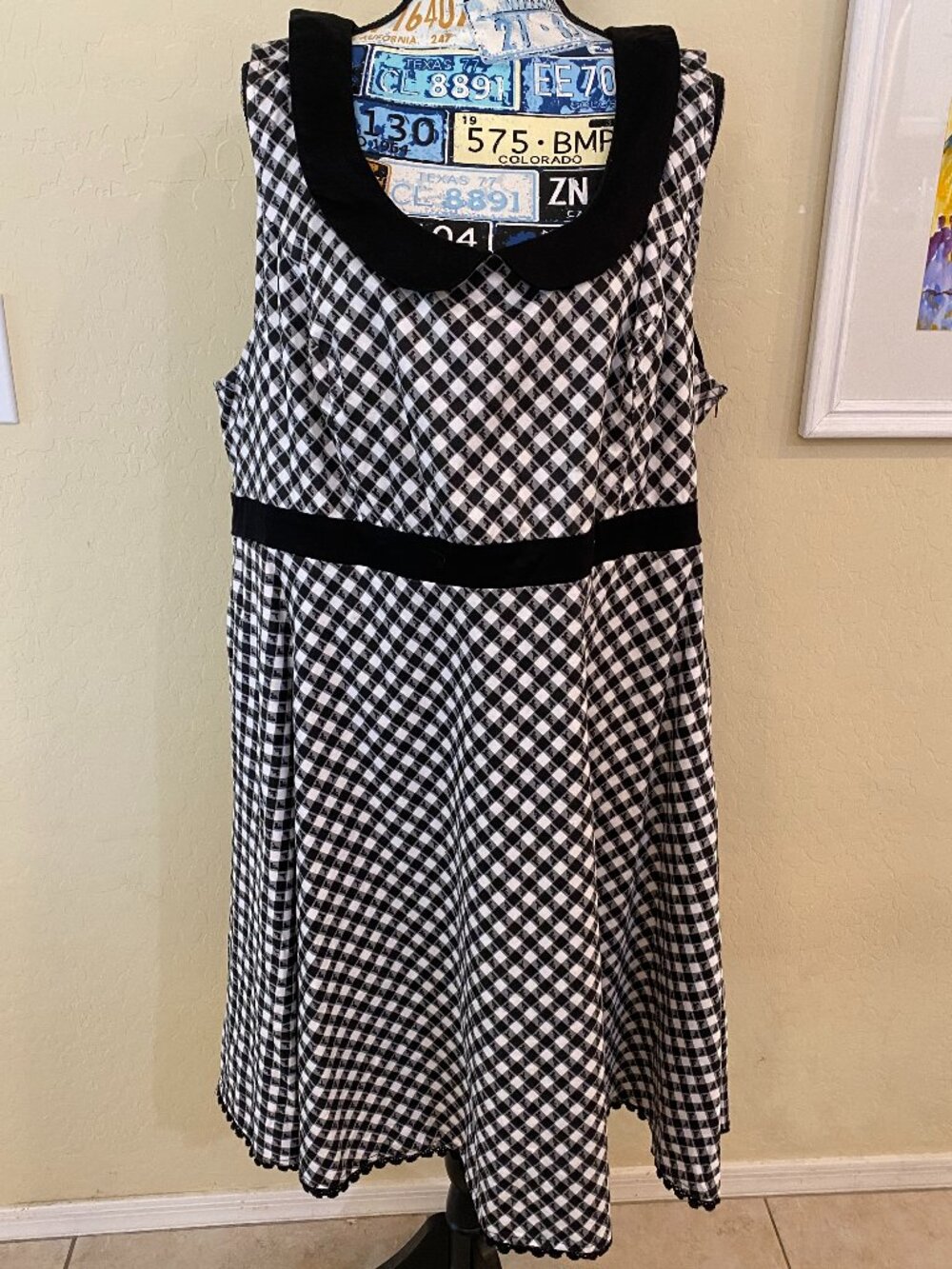 40s/50s Style Orphan Black By Torrid B/W Dress SZ 26 (fits like a 24) Never worn
